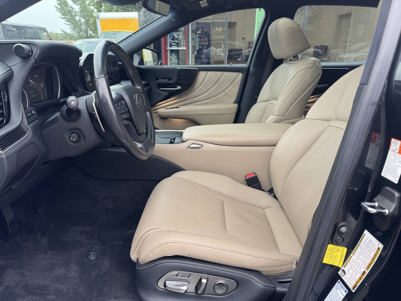 Used 2021 Lexus LS 500 AWD w/ Accessory Package (Z1) image 10