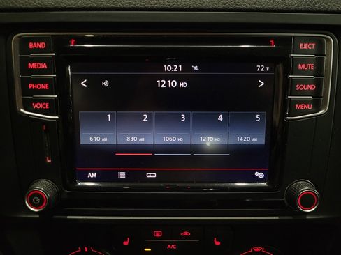 Used 2017 Volkswagen Jetta SE FWD image 25