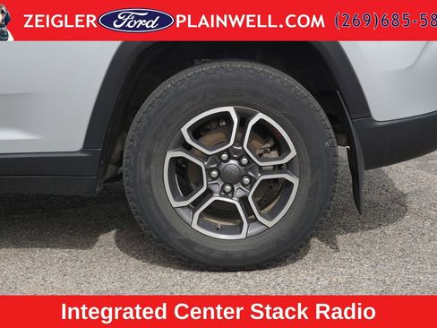 Used 2022 Jeep Grand Cherokee Trailhawk w/ ADV Protech Group II AWD/4WD image 9