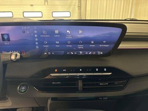 Used 2025 Buick Enclave Sport Touring image 17