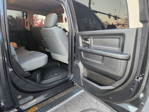 Used 2018 RAM 1500 Express w/ Express Value Package image 14