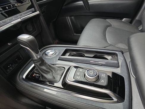 Used 2024 Nissan Armada SL w/ Midnight Edition Package image 36