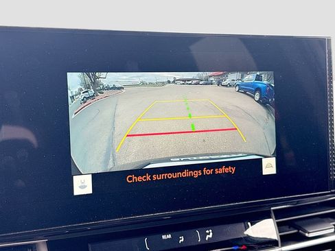 Used 2025 Toyota Sienna Limited image 14