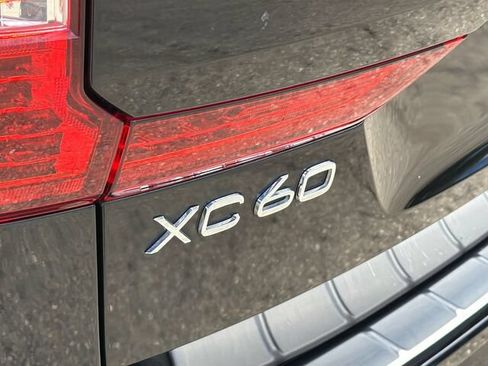Used 2021 Volvo XC60 T5 Momentum w/ Protection Package Premier FWD image 36