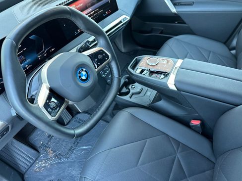 Used 2023 BMW iX xDrive50 w/ Premium Package image 10