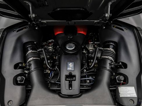 Used 2018 Ferrari 488 Spider RWD image 3