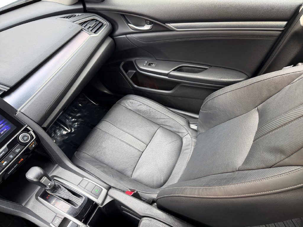 Used 2018 Honda Civic Touring image 17