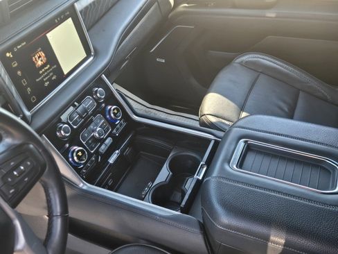 Certified 2024 GMC Yukon XL Denali image 11