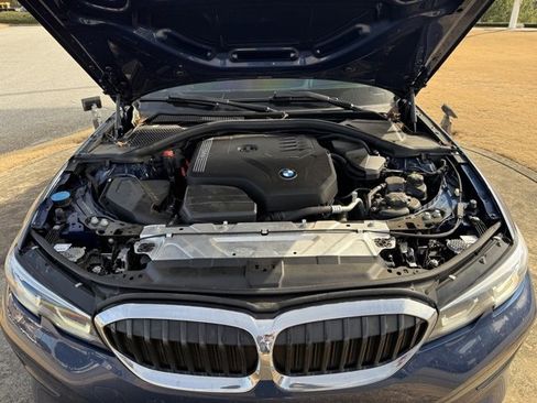Used 2022 BMW 330i Sedan w/ Premium Package image 30