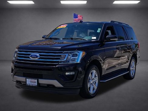 Used 2019 Ford Expedition XLT w/ Equipment Group 202A AWD/4WD image 8