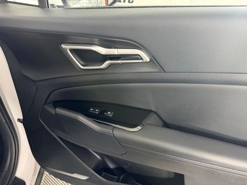 Used 2025 Kia Sportage EX w/ Premium Package FWD image 47