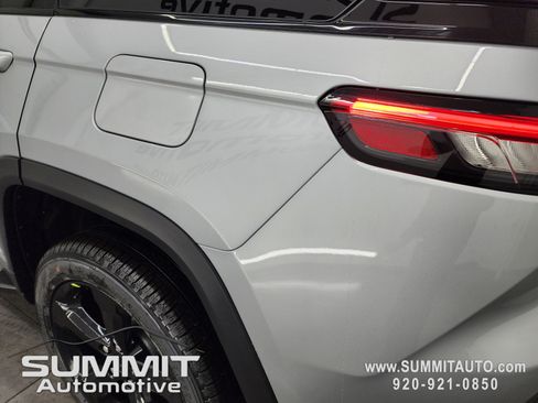 New 2025 Jeep Grand Cherokee Limited w/ Black Appearance Package image 33