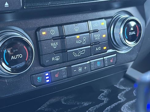 Used 2018 Ford F150 Platinum w/ Equipment Group 701A Luxury image 36