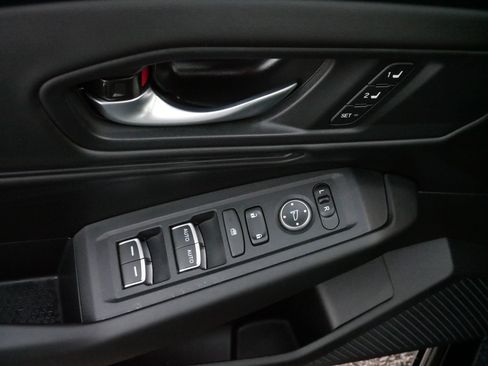 Used 2025 Honda Accord EX-L image 19