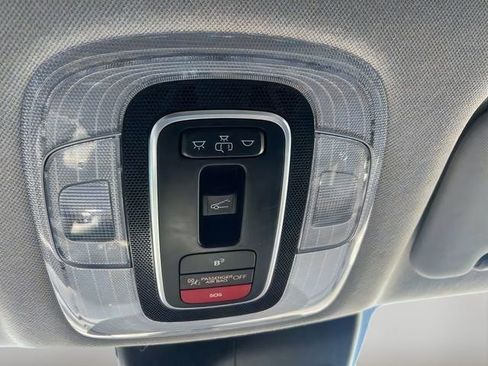 Used 2023 Hyundai Elantra Limited w/ Preferred Accessory Package FWD image 15