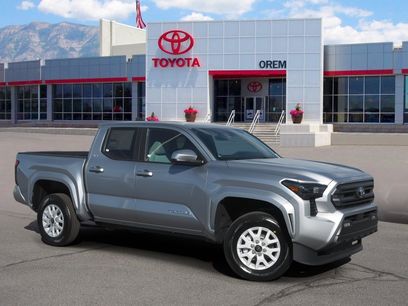 New 2025 Toyota Tacoma SR5