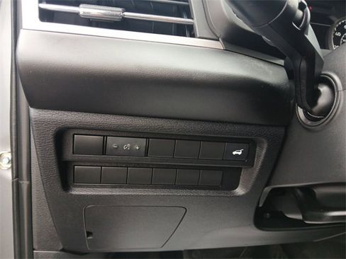 Used 2022 Mitsubishi Outlander SE image 18