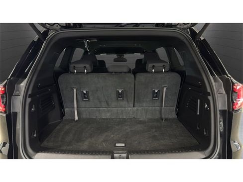 Used 2025 GMC Acadia Elevation image 28