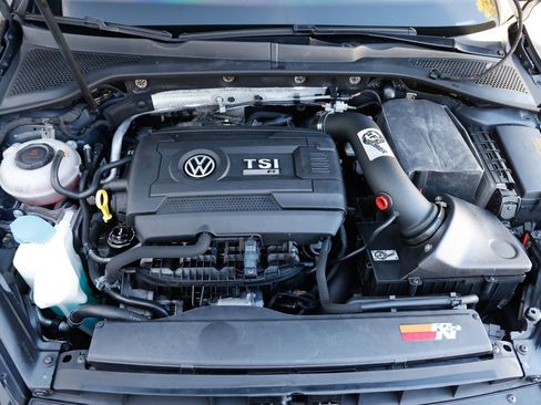 Used 2017 Volkswagen Golf R 4-Door image 21