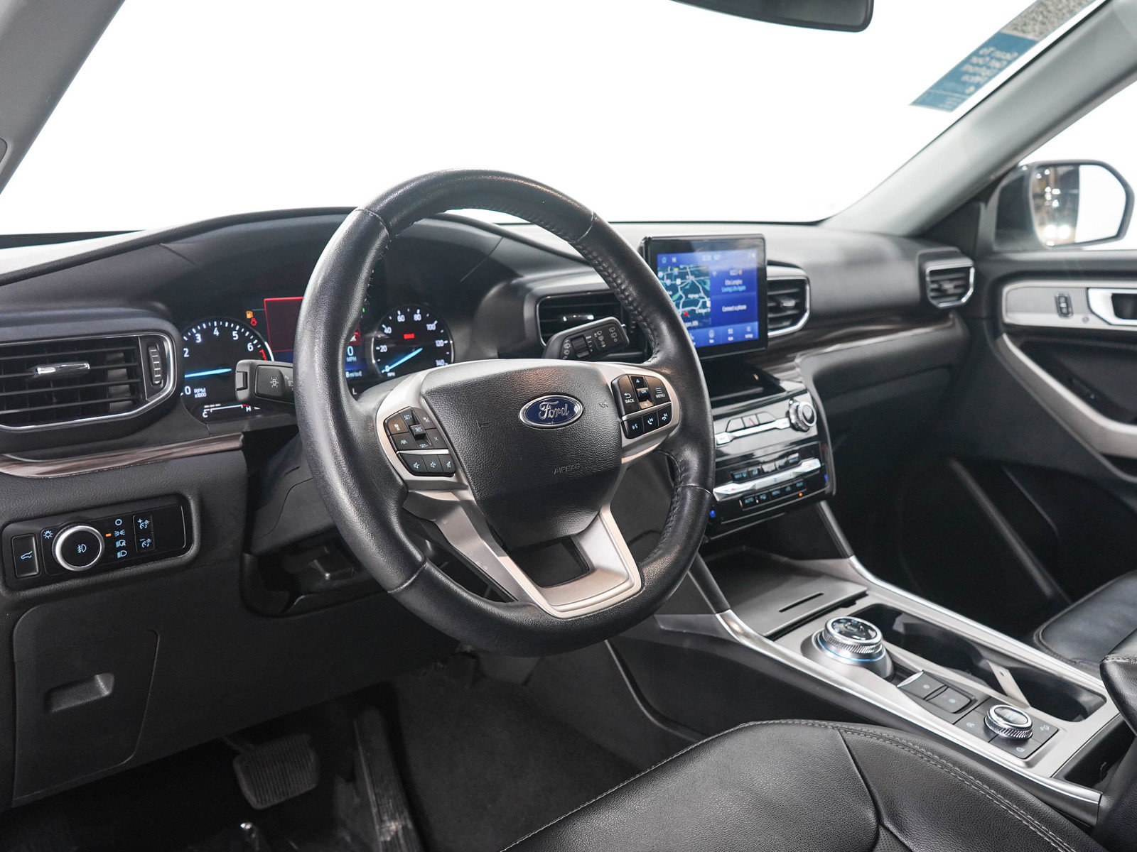 Used 2023 Ford Explorer Limited AWD/4WD image 26