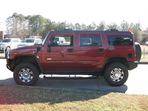 Used 2005 HUMMER H2 w/ Preferred Equipment Group image 4