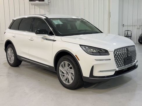 New 2026 Lincoln Corsair Premiere image 3