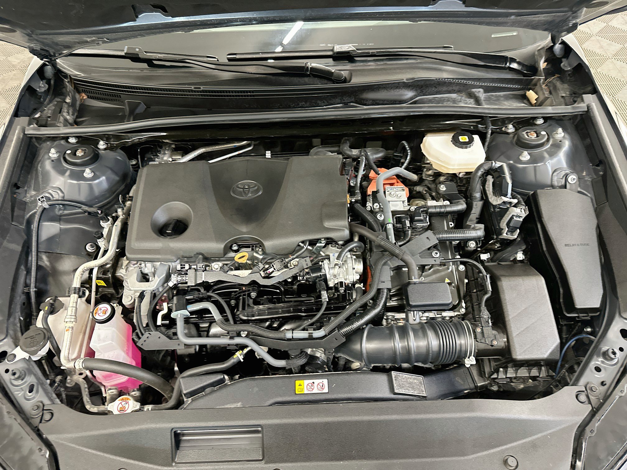 Used 2025 Toyota Camry LE FWD image 33