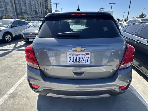 Used 2020 Chevrolet Trax LT w/ Driver Confidence Package image 11