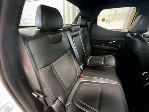 Used 2025 Hyundai Santa Cruz SEL AWD/4WD image 16