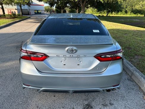 Used 2021 Toyota Camry SE FWD image 5
