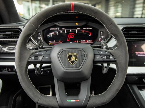 Used 2025 Lamborghini Urus SE image 28
