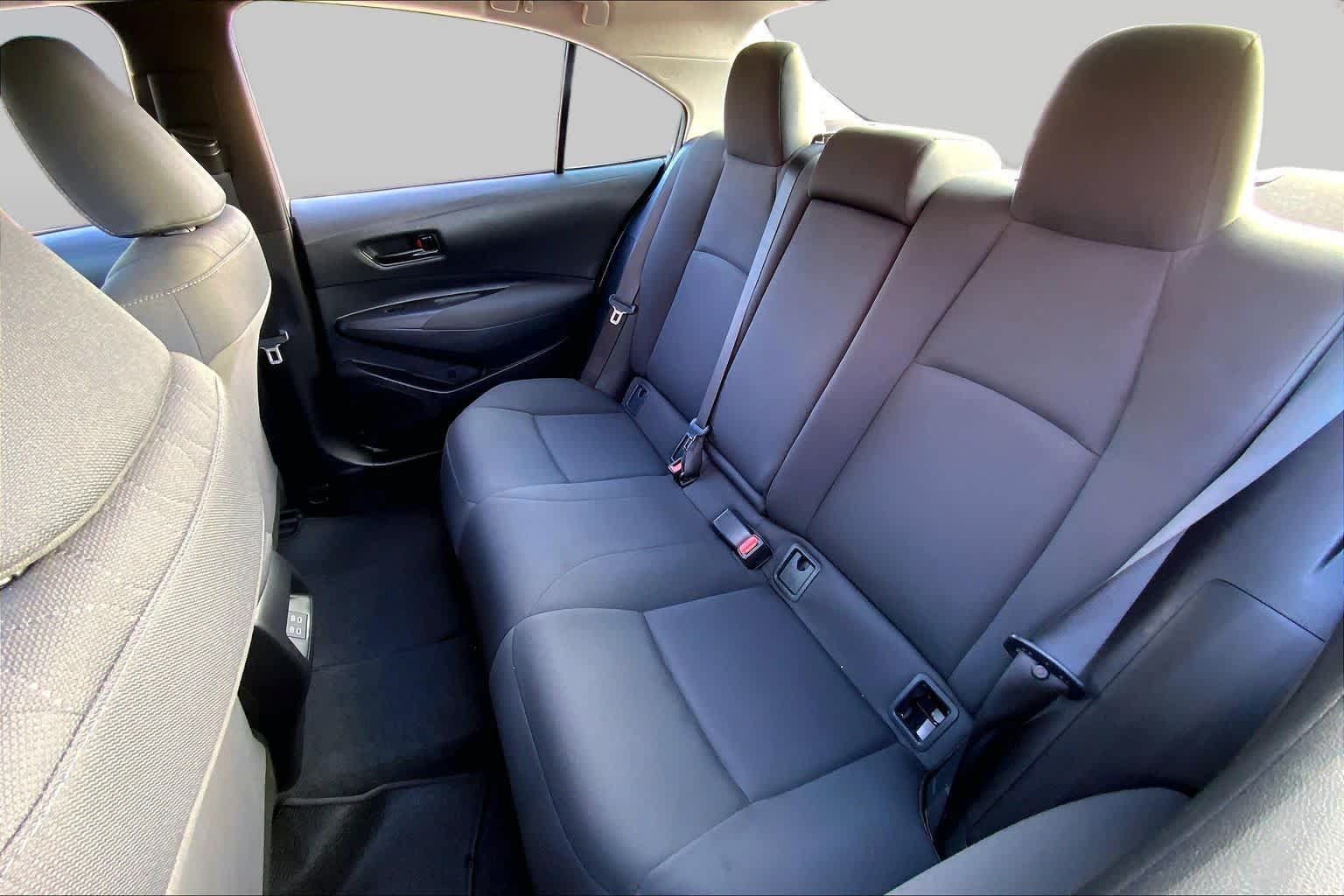 Used 2025 Toyota Corolla LE FWD image 20