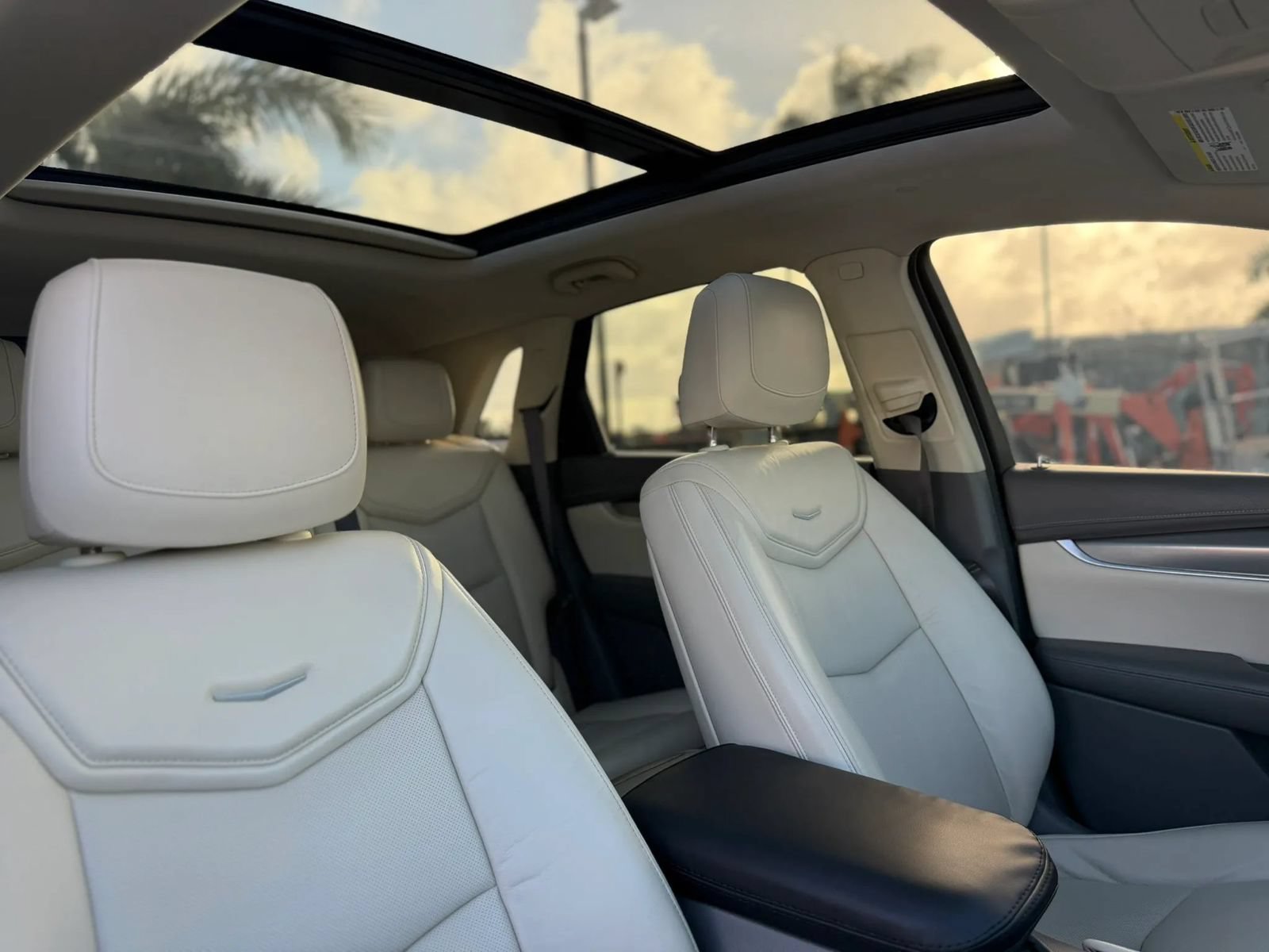 Used 2017 Cadillac XT5 Luxury w/ Driver Awareness Package FWD image 49
