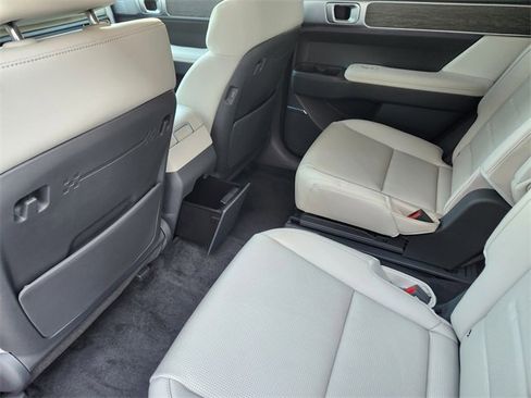 Certified 2025 Hyundai Santa Fe Calligraphy image 21