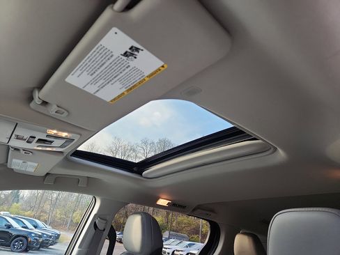 Used 2021 Toyota Sienna XLE image 19