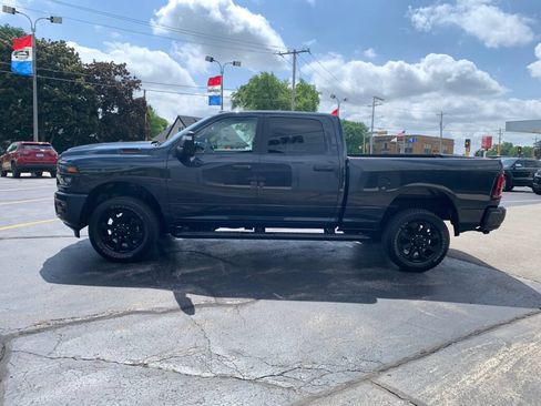 Used 2025 RAM 2500 Big Horn AWD/4WD image 4