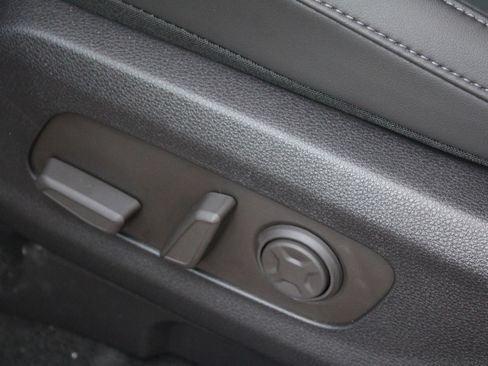 New 2026 Kia Carnival EX FWD image 29