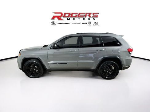 Used 2019 Jeep Grand Cherokee Laredo AWD/4WD image 4