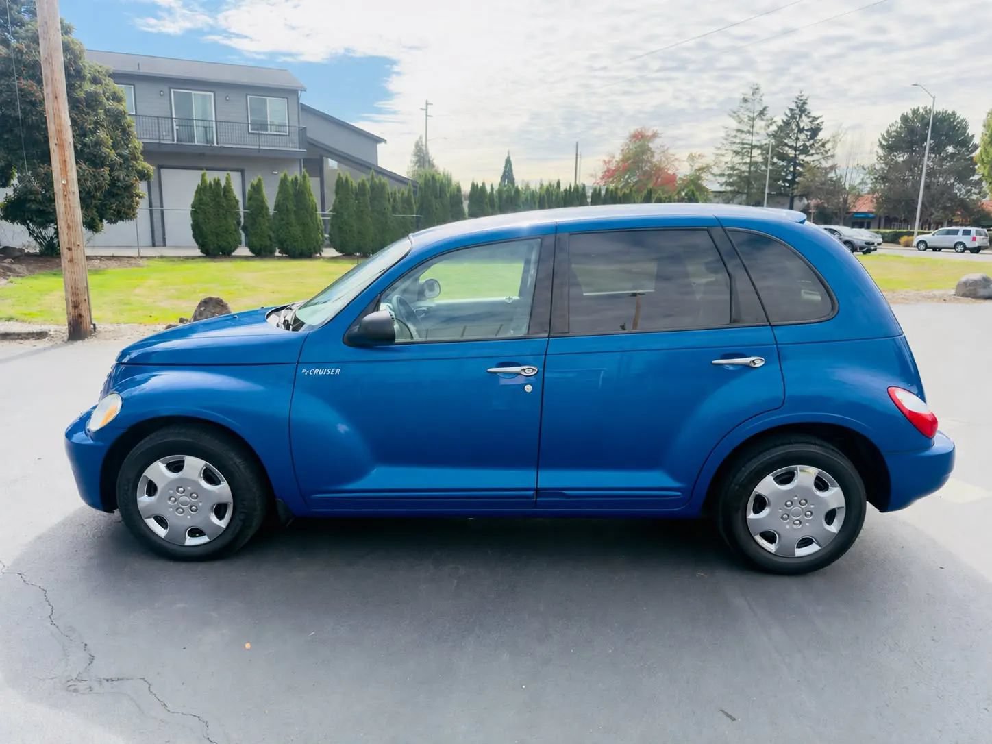 Used 2006 Chrysler PT Cruiser Touring FWD image 2
