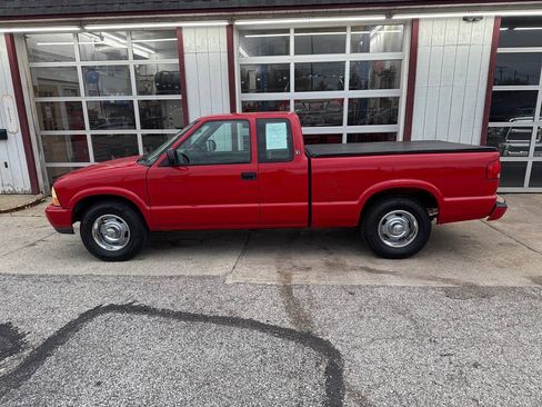 Used 2000 GMC Sonoma SLS w/ SLS Super Spec Pkg 2 RWD image 14