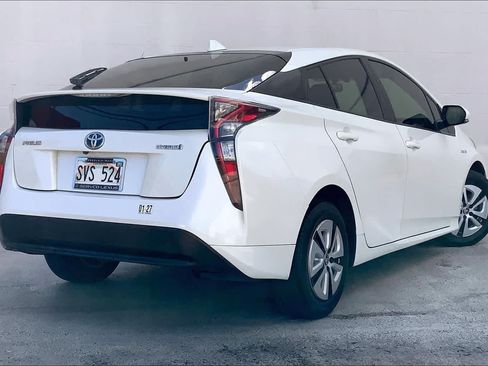 Used 2016 Toyota Prius Four FWD image 22