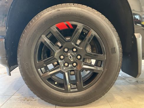 Used 2021 Chevrolet Silverado 1500 RST w/ Redline Edition image 9