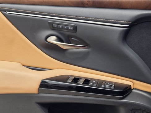 Used 2025 Lexus ES 350 w/ Premium Package FWD image 28