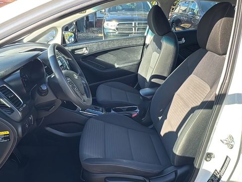 Used 2017 Kia Forte LX w/ LX Popular Package image 10