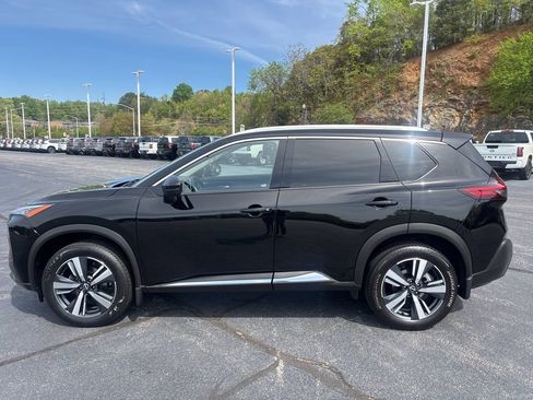 Used 2023 Nissan Rogue SL image 2