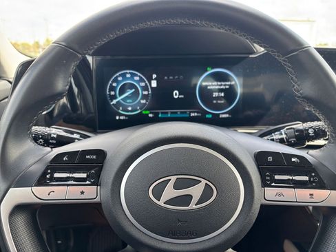 Used 2025 Hyundai Elantra Limited image 29