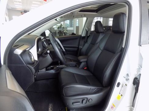 Used 2017 Toyota RAV4 Platinum FWD image 19