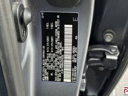 Used 2019 Lexus LX 570 570 w/ Luxury Package image 39