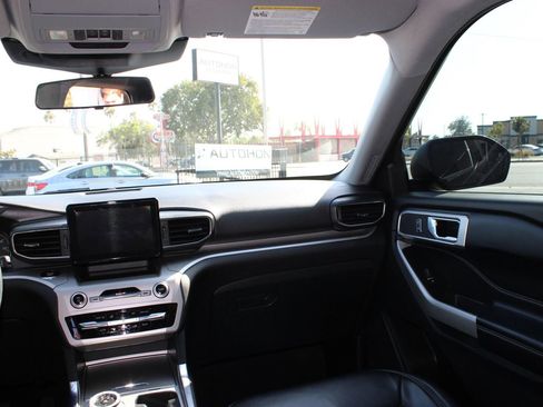 Used 2021 Ford Explorer XLT w/ Equipment Group 202A AWD/4WD image 33