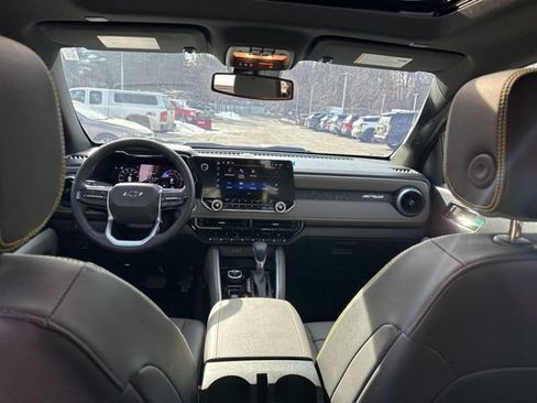 Used 2024 Chevrolet Colorado ZR2 w/ ZR2 Convenience Package III image 28